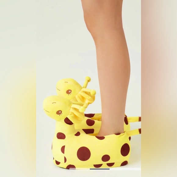 Plush Giraffe House Slippers - Picture 2 of 5